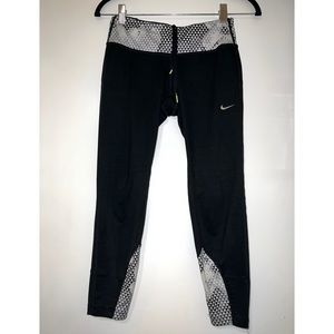 Nike Dri-Fit Capri Leggings - XS